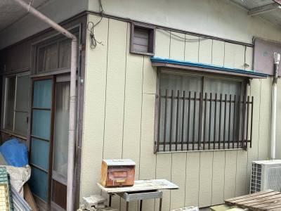 右棟の玄関