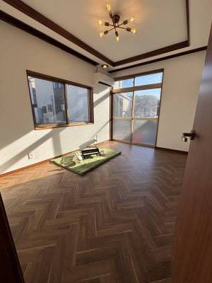 レトロな応接間です！楽器の演奏も出来ます♪