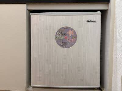 冷蔵庫は備え付けてありますので引っ越しのために購入は不要です