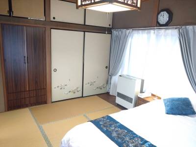 2階寝室にはクローゼットと押入れで広々収納できます