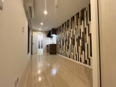 リビング。ベットやテーブルで、自分だけの素敵な空間を演出！