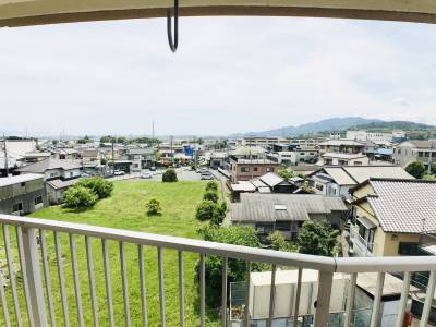 目の前にさえぎる建物が無いので開放感があります♪