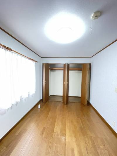 日当たり良好なリビング！広い収納！