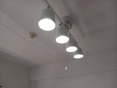 DKに４連照明を設置