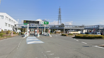 富士インターまで車で2分です。