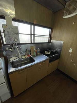 キッチンのコンロは2口です。