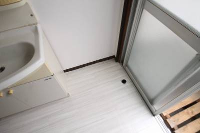 屋内に洗濯機置けます。