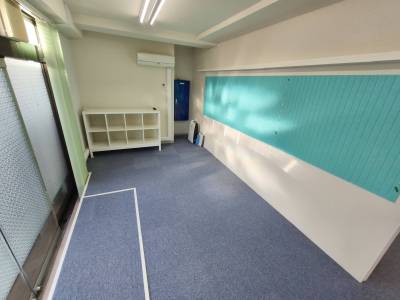 自動ドア閉鎖中　階段隠し構造　完全個室