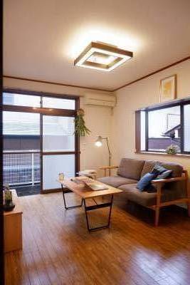 洋室は２つの窓から光が差し込みます