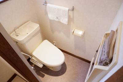 温水便座のトイレです