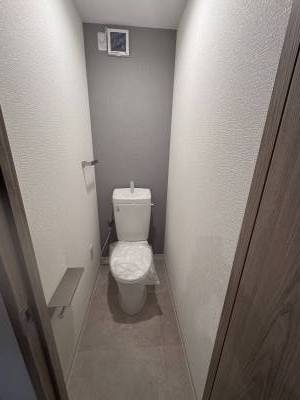 便器も入替済みで落ち着いたトイレです