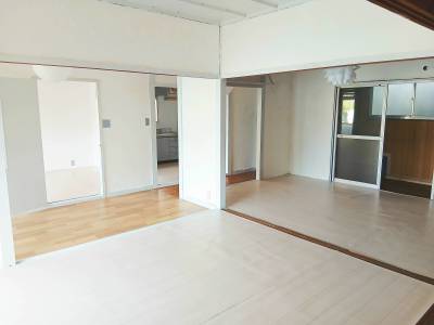 南西のお部屋。寝室としても落ち着く空間です。