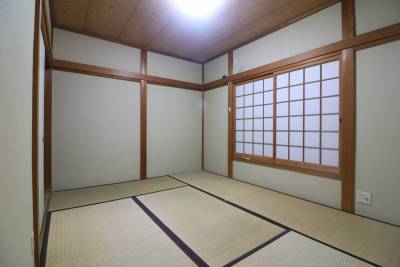 １階玄関の横の和室6畳