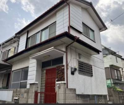 静かな角地の戸建です