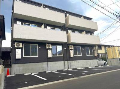 ぴかぴかの新築☆お洒落なデザイナーズアパートメント