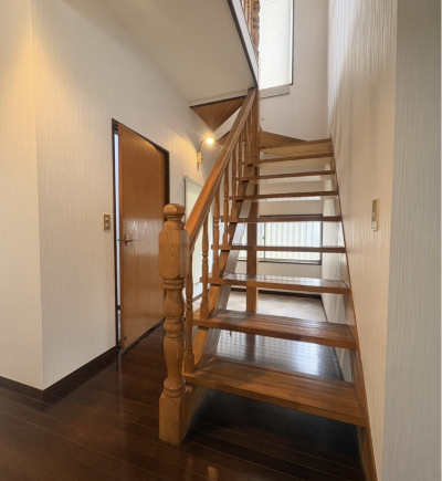 階段下もスペースあり！