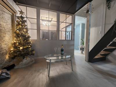 大きなクリスマスツリーも映えるデザイナーズ戸建て♪