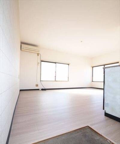 26年１月にクロス（壁・天井）・フローリング張替済