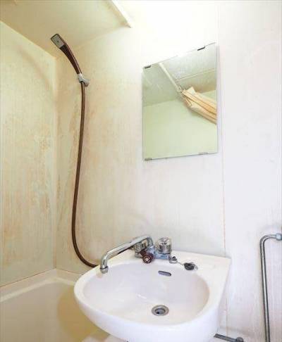 ルームクリーニング前でこれからきれいになります。