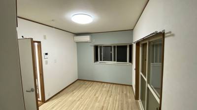 照明器具は明るさ、色が変更可能です