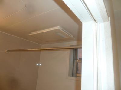 浴室乾燥機
窓開閉可能で閉塞なし。