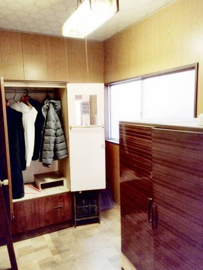 家具は捨てても可。洋服はイメージですので付随していません。