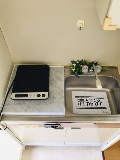 イタリア製大理石の上に新品IHコンロを設置