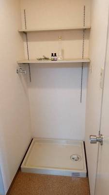 ワンタッチ水栓の室内洗濯機置場□