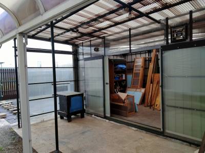 工房前の作業場所
★屋根、照明あり。雨天、夜間の作業可能！★