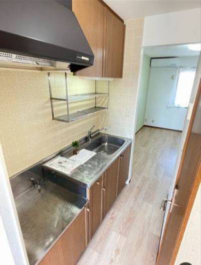 キッチン　2口コンロが置けるスペースがあります。