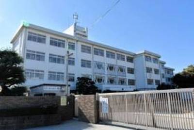 荒川小学校まで徒歩10分