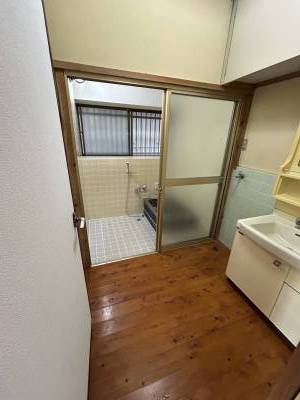 洗濯機も置ける洗面所！！