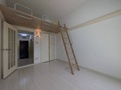 ロフト付きで空間を有効活用できます
