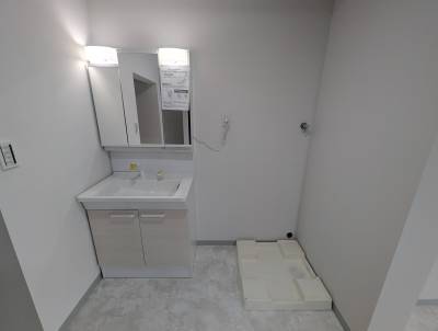 洗面台、室内洗濯置き場（新設）