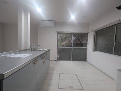 明るいキッチン（新品）