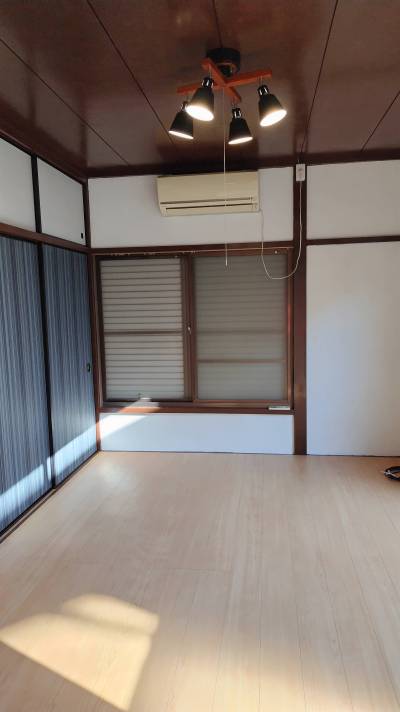 1階洋室側はお洒落な照明付き