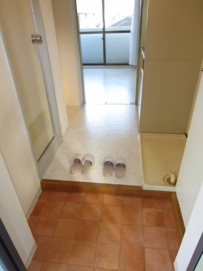 玄関から居室方向