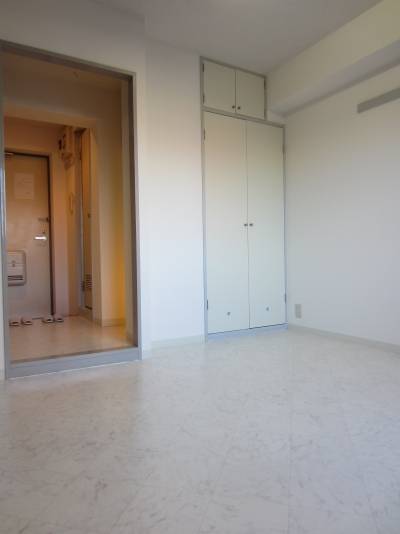 居室からクローゼット方向