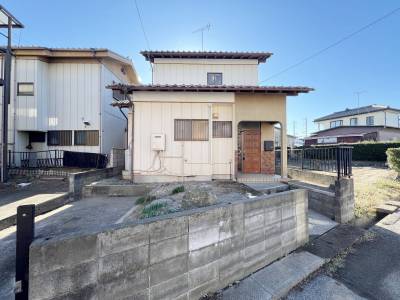 閑静な住宅街にたたずむ一軒家です。 閑静な住宅街にたたずむ一軒家です。