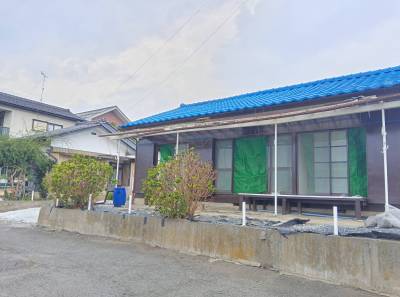 沼田市柳町貸家　建物の南側