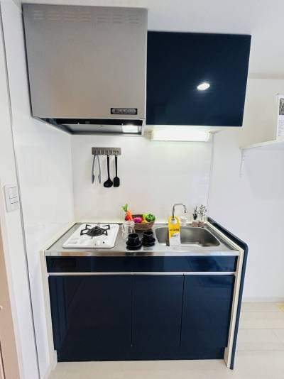 清潔感あるれる最新設備搭載のスタイリッシュキッチン。