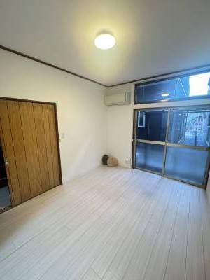 日当たり良好！無垢フローリング調の心地よい南向きLDK。