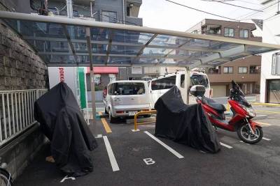 バイク置き場・駐輪スペース・コインパーキングあり