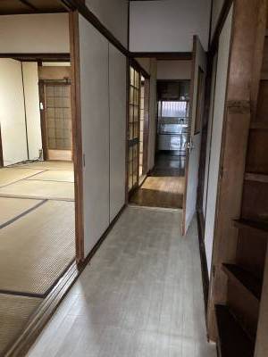 玄関からキッチンへの廊下！
