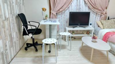 デスクはキャスター付きで気軽に向きを変えて打合せや気分転換。