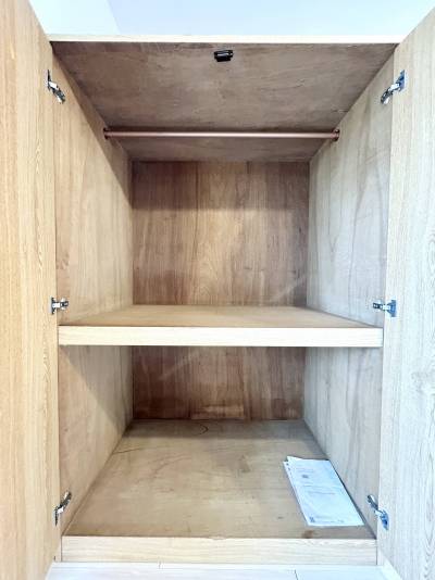 お部屋には大型クローゼットを備え付けているのでたっぷり収納♪