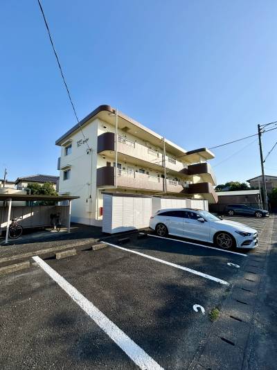 敷地内駐車場は物件目の前です♪