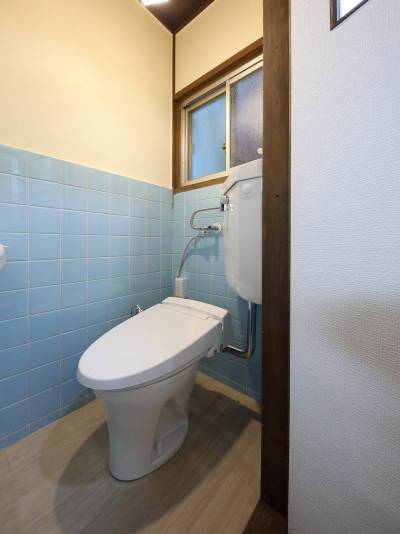 ウォシュレットや調光可能なスマートライトで快適な空間に。