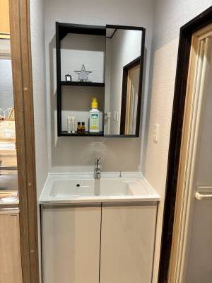 鏡付の洗面所を新設。脱衣・洗濯スペースも設けています！