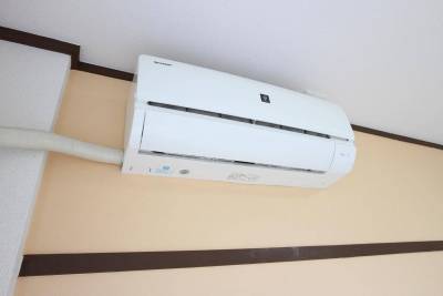 エアコン付き。